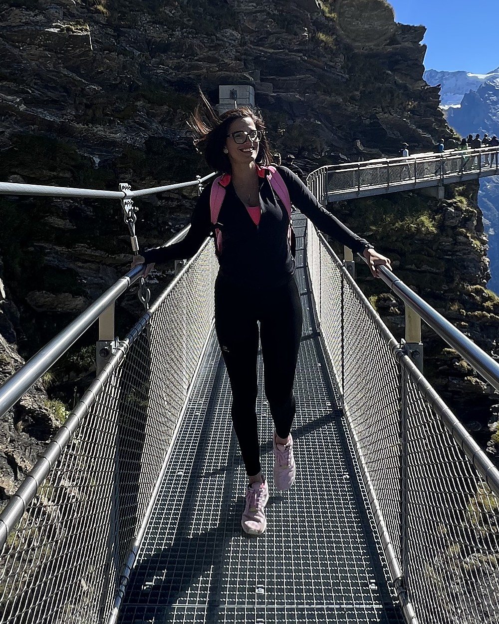 Carolina Torras en el First Cliff Walk, Grindelwald